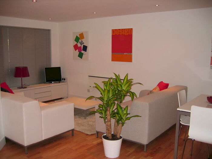 2 Bedroom Apartment To Rent In La Salle Clarence Dock, LS10