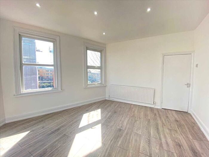 2 Bedroom Flat To Rent In Manor Road, London, West Ealing, W13