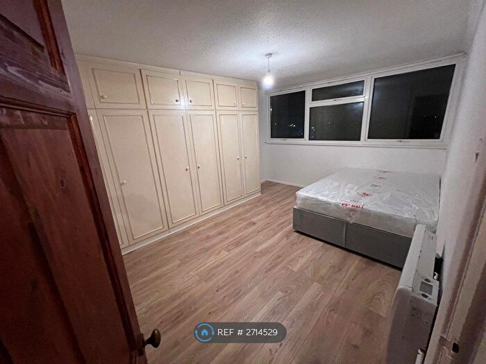 2 Bedroom Maisonette To Rent In Long Green, Chigwell, IG7