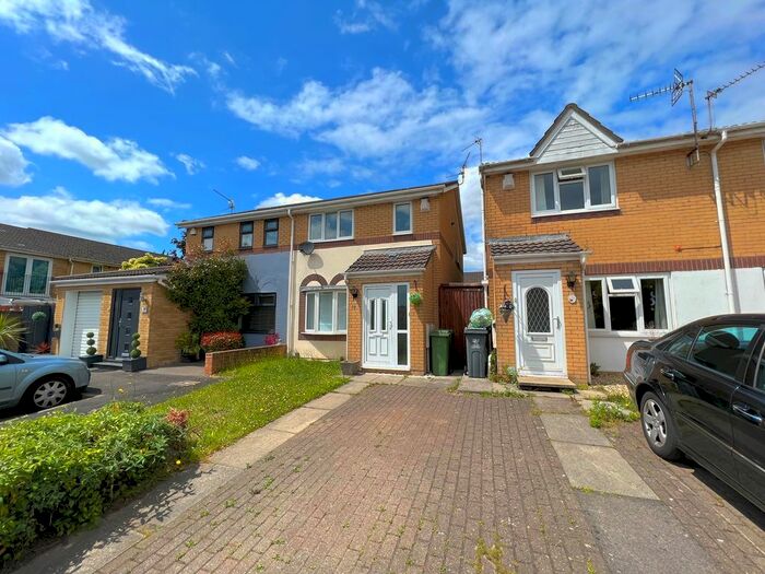 3 Bedroom Property To Rent In Amyas Close, Cardiff, CF11