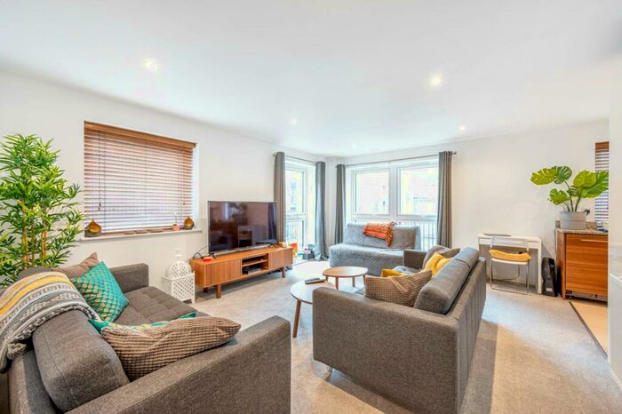 2 Bedroom Flat To Rent In Howard Road, Stanmore, HA7