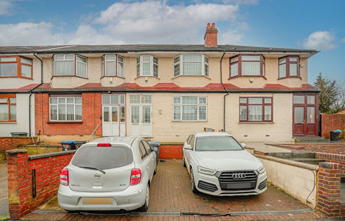 4 Bedroom Terraced House For Sale In Tottenhall Road, London, N13