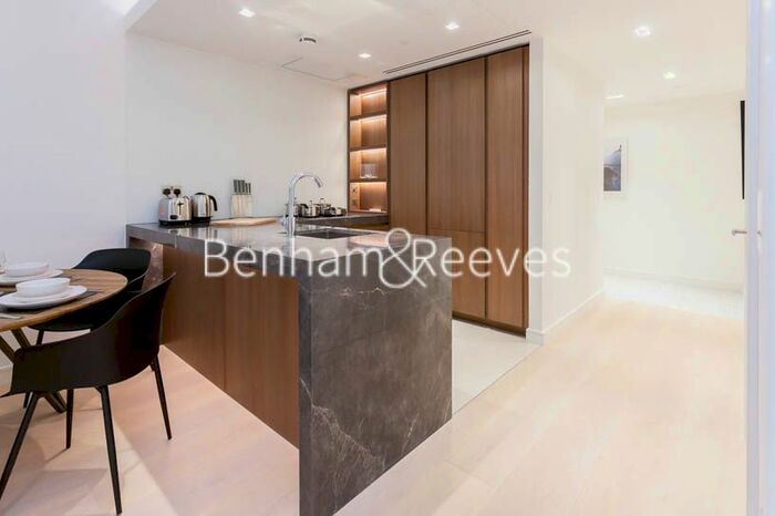 1 Bedroom Flat To Rent In Lincoln Square, Portugal Street, City, WC2A