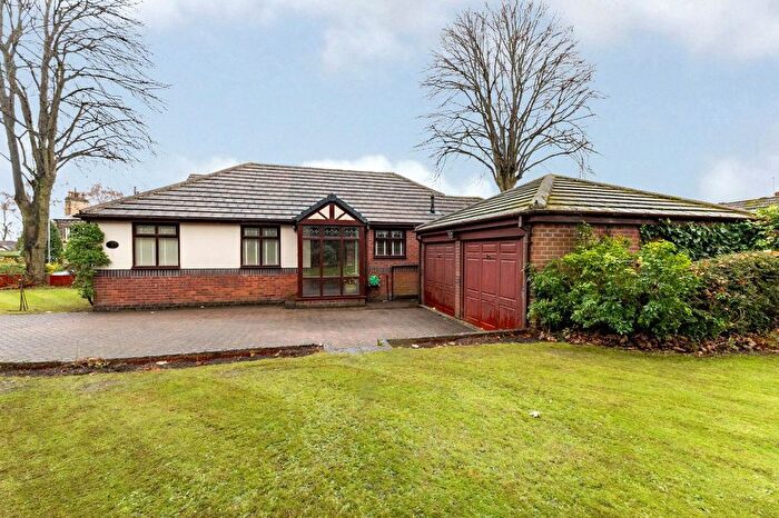 3 Bedroom Bungalow To Rent In Hazelhurst Court, Pudsey, West Yorkshire, LS28