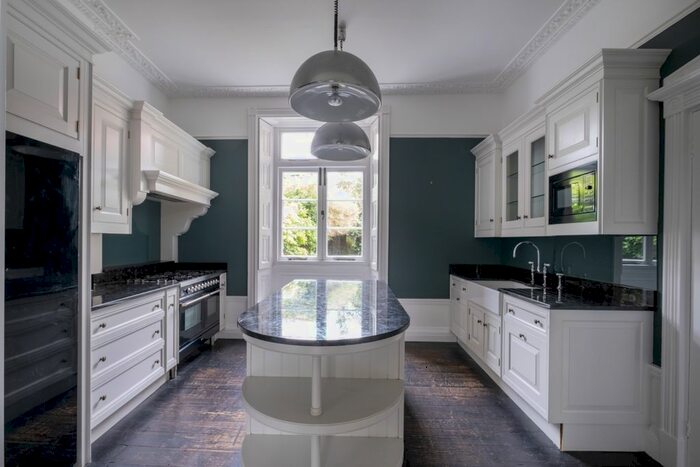 5 Bedroom Terraced House To Rent In Crescent Grove, London, SW4