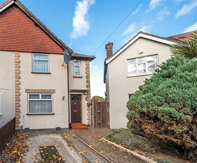 3 Bedroom End Of Terrace House For Sale In Hawkes Road, Mitcham, CR4