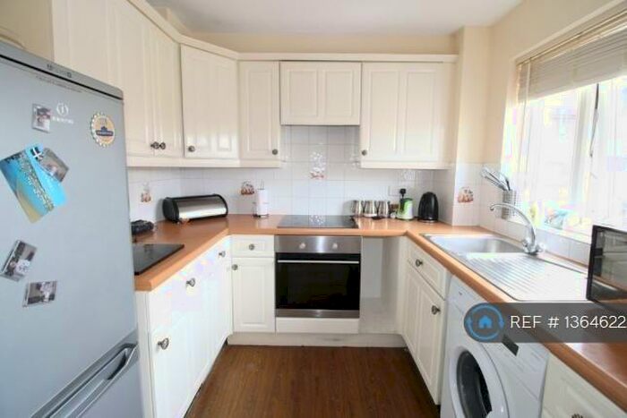 1 Bedroom Flat To Rent In Brimfield Road, Purfleet Essex, RM19