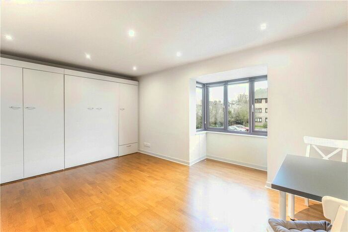 Studio To Rent In Beaulieu Place, London, W4
