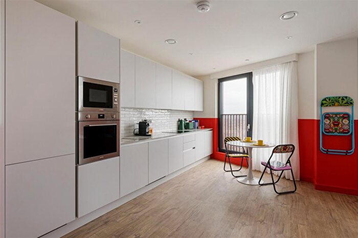 2 Bedroom Flat To Rent In The Eades, Walthamstow, E17