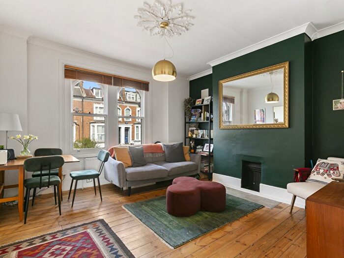 3 Bedroom Maisonette For Sale In Stanstead Road, London, SE6