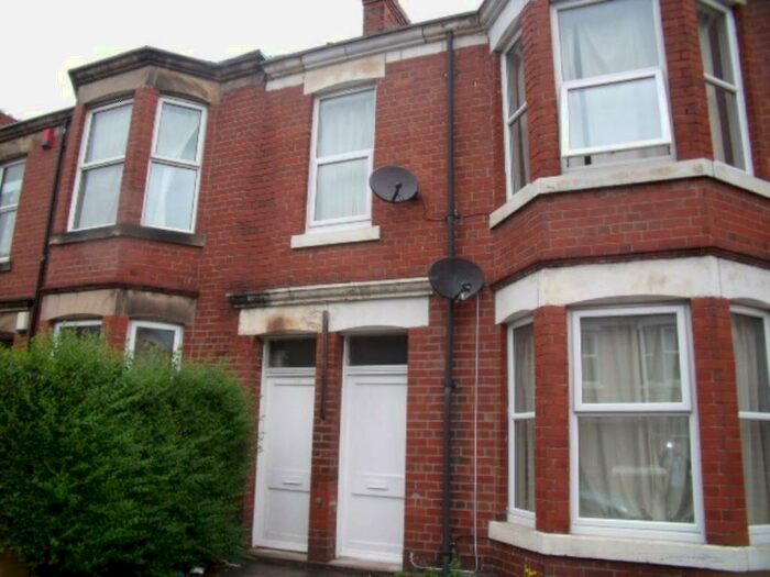 3 Bedroom Flat To Rent In Simonside Terrace, Heaton, Newcastle Upon Tyne, NE6