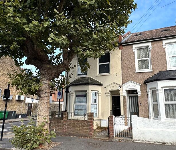 1 Bedroom Flat For Sale In (B) Masterman Road, East Ham, E6