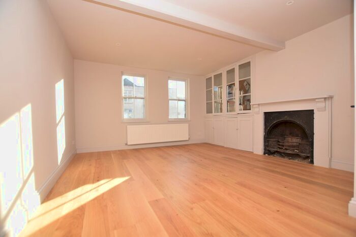 2 Bedroom Flat To Rent In Stokes Croft, Bristol, BS1