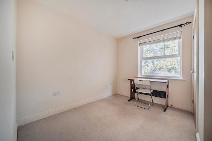 2 Bedroom Apartment For Sale In Wilmott House, Ashville Way, Wokingham, Berkshire, RG41
