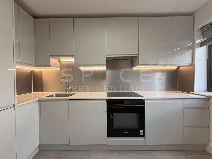2 Bedroom Flat For Sale In Hale Lane, London, NW7