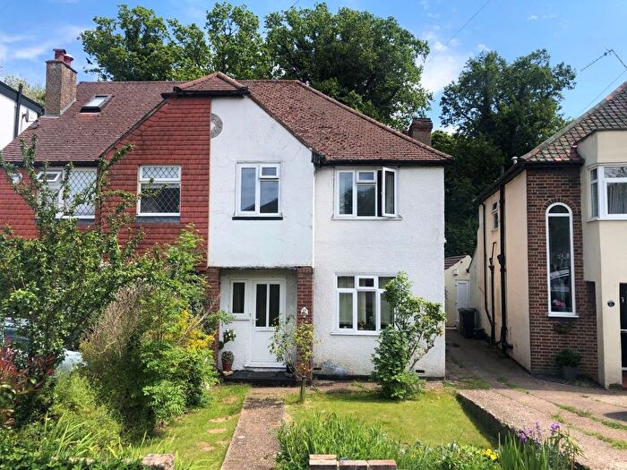 3 Bedroom Semi Detached House For Sale In Chipstead Way, Banstead, Surrey, SM7