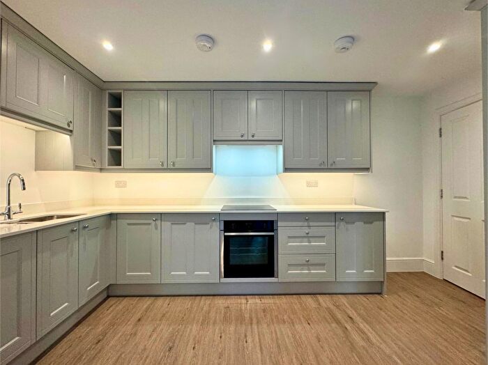 1 Bedroom Flat To Rent In Copers Cope Road, Beckenham, BR3
