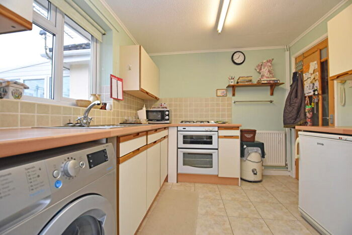 2 Bedroom Detached Bungalow For Sale In Meadow View, Uffculme, EX15