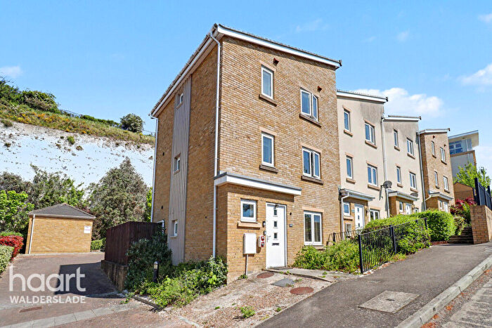 4 Bedroom End Of Terrace House For Sale In Ward View, Chatham, ME5