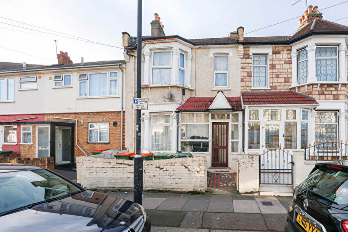 2 Bedroom Semi Detached House For Sale In London, E12