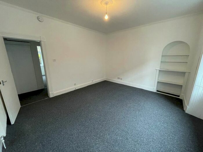1 Bedroom Flat To Rent In Cleghorn Street, Dundee, DD2