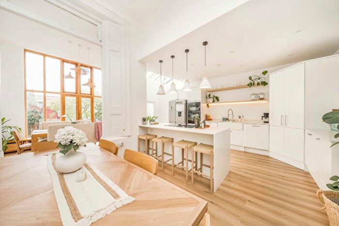 5 Bedroom House To Rent In Addington Road, London, N4