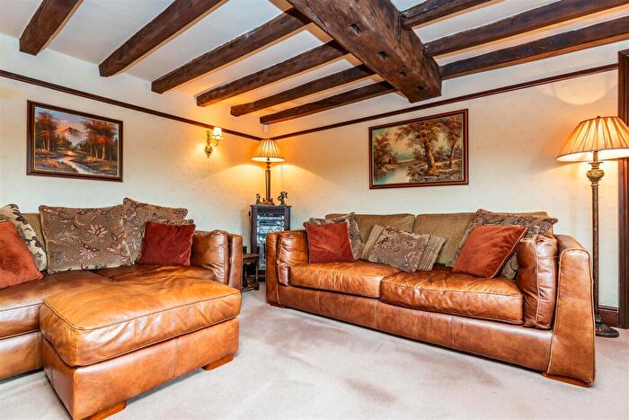 3 Bedroom Detached House For Sale In High Street, East Ferry, DN21