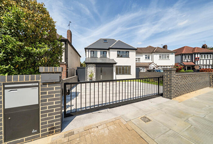 6 Bedroom Detached House For Sale In Lancing Road, Orpington, BR6