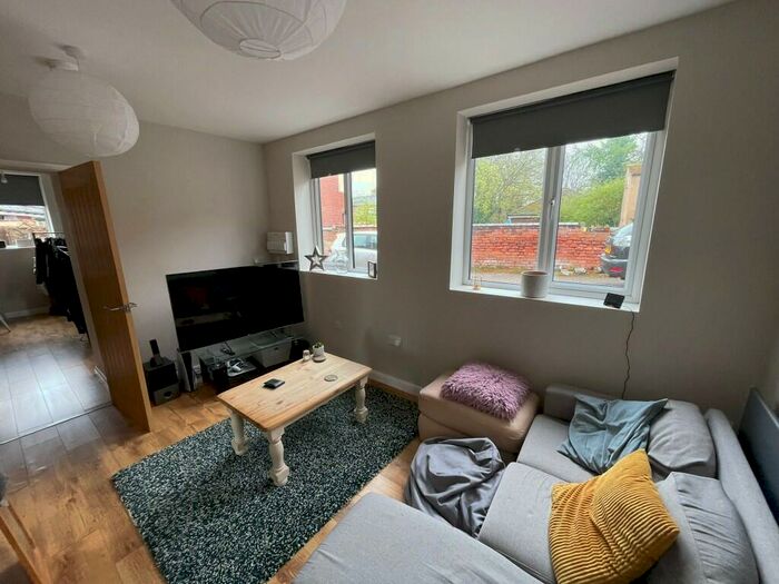 2 Bedroom Detached House To Rent In Rowditch Place, Derby, Derbyshire, DE22