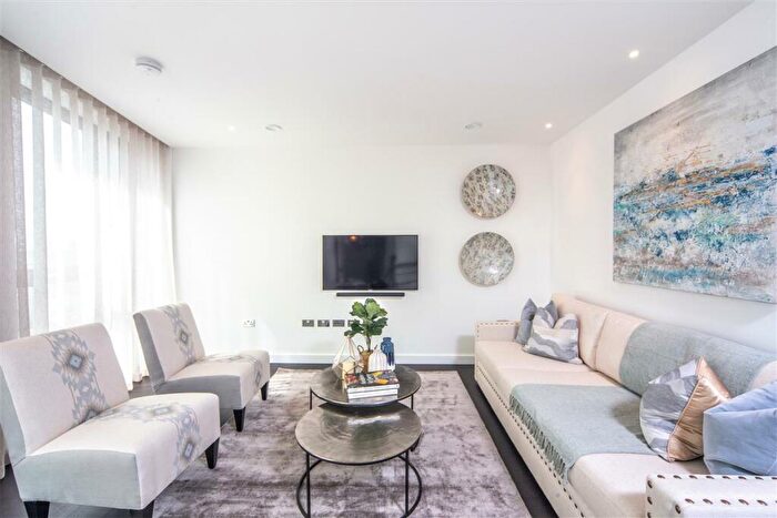 2 Bedroom Flat To Rent In Charles Clowes Walk, SW11