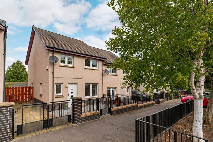 3 Bedroom Property For Sale In Clovenstone Park, Clovenstone, Edinburgh, EH14