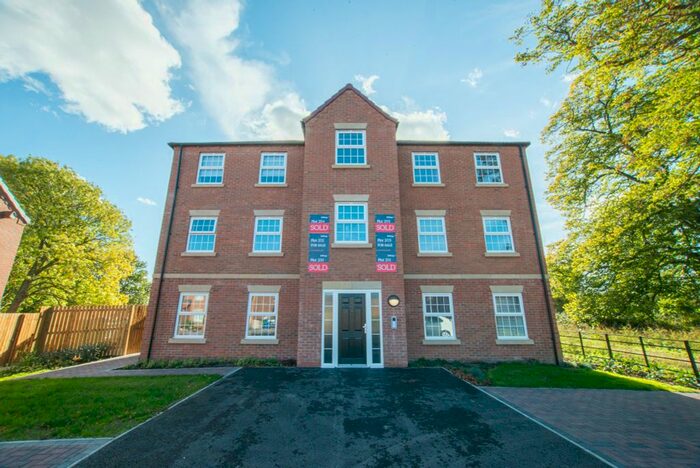 2 Bedroom Flat To Rent In Vickerman Close, Tranby Park, Anlaby, Hull, HU10