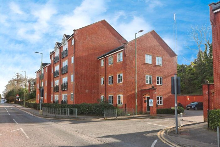 1 Bedroom Flat For Sale In London Road, Apsley, HP3