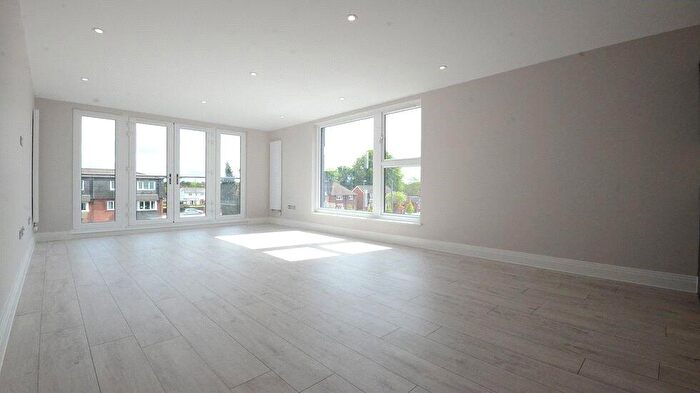 2 Bedroom Apartment For Sale In Central House, Kings Road, Fleet, GU51