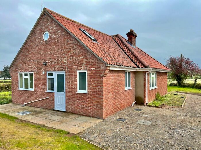 4 Bedroom Bungalow To Rent In Fern Bungalow, Bardwell, IP31