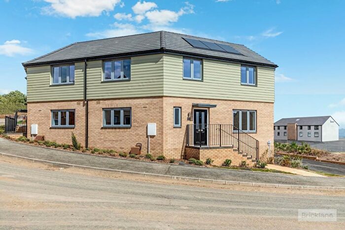 3 Bedroom Semi-Detached House To Rent In Shale Meadow, Wellingborough, Northants, NN8