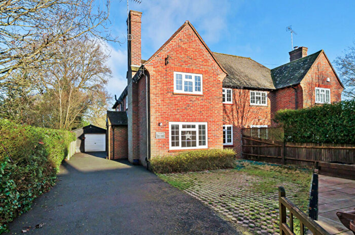 4 Bedroom Semi-Detached House For Sale In Peakfield, Frensham, Farnham, GU10