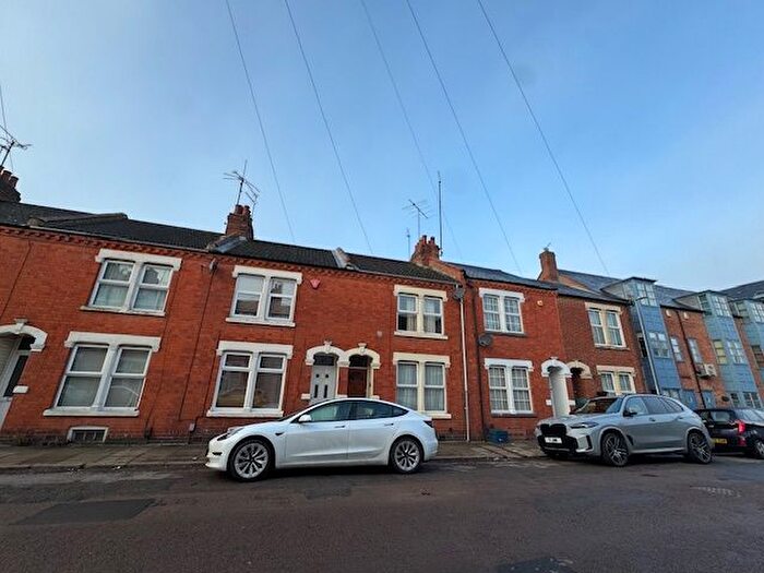 3 Bedroom Terraced House To Rent In Roe Road, Northampton, NN1