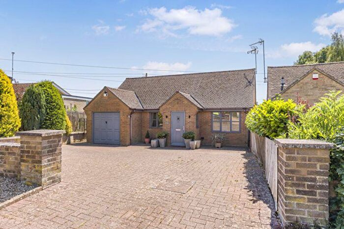 2 Bedroom Detached House For Sale In Wykham Lane, Broughton, OX15