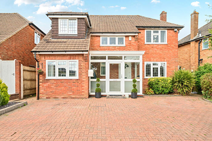 3 Bedroom Detached House For Sale In Westfields, St. Albans, AL3