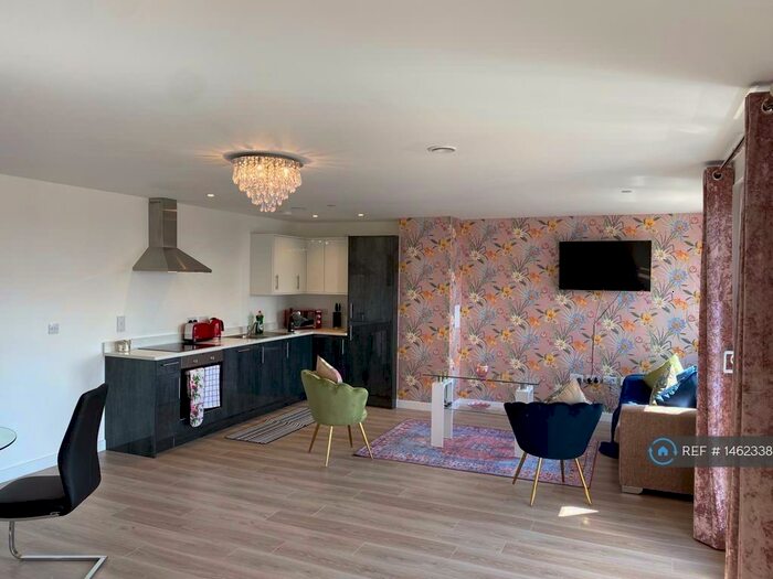 2 Bedroom Penthouse To Rent In Broadway, Peterborough, PE1