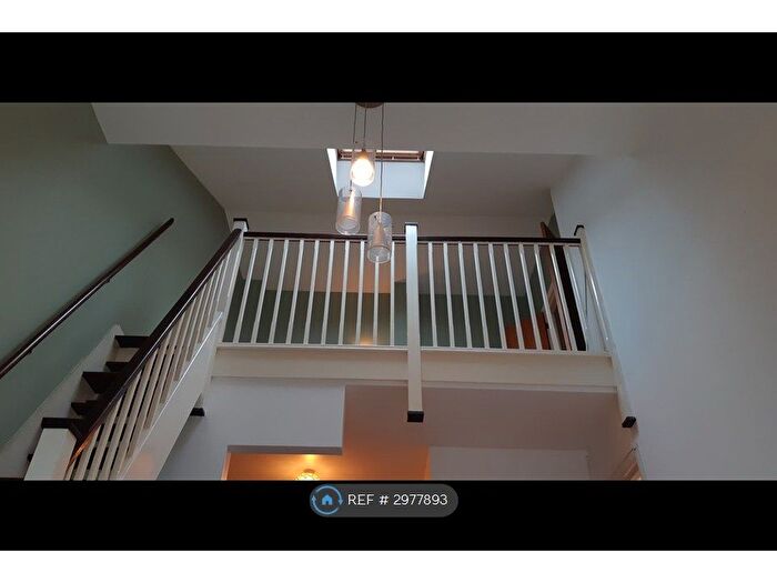 2 Bedroom Flat To Rent In Juniper Court, Hounslow, TW3