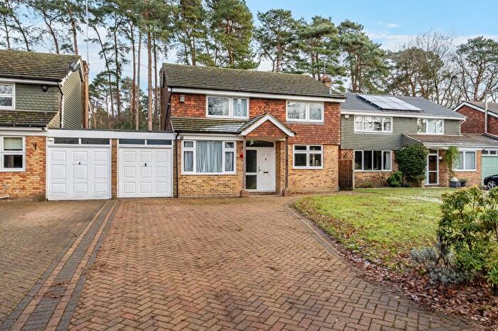 4 Bedroom Detached House To Rent In Windlesham, Surrey, GU20