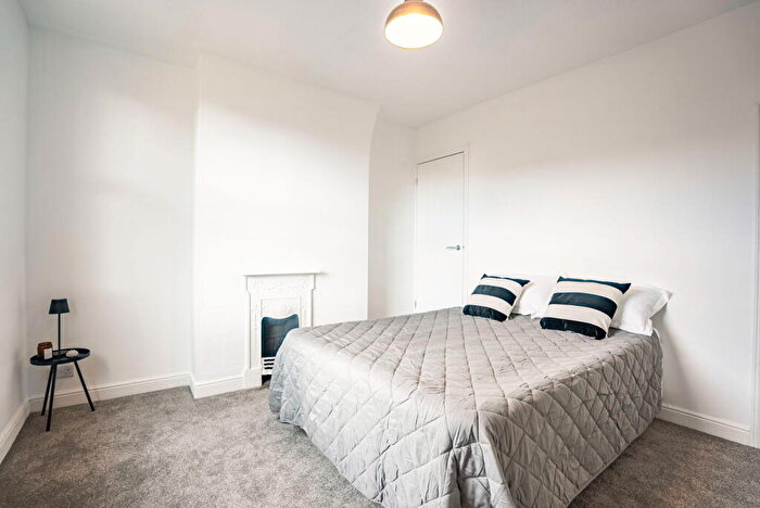 2 Bedroom Terraced House For Sale In Collygate Road, NG2