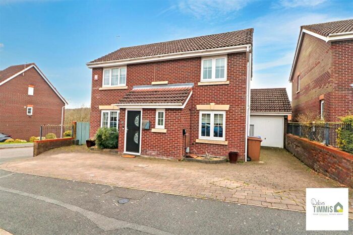 3 Bedroom Detached House For Sale In Topaz Close, Baddeley Green, Stoke-On-Trent, ST6