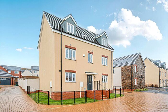 4 Bedroom Town House For Sale In Maple Grove, Ivybridge, PL21