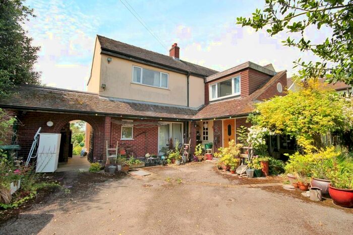 4 Bedroom Semi-Detached House For Sale In Cliff Hall Lane, Cliff, Tamworth, B78