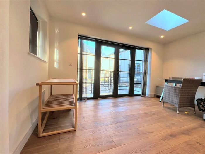 1 Bedroom Terraced House To Rent In London Road, Cirencester, GL7
