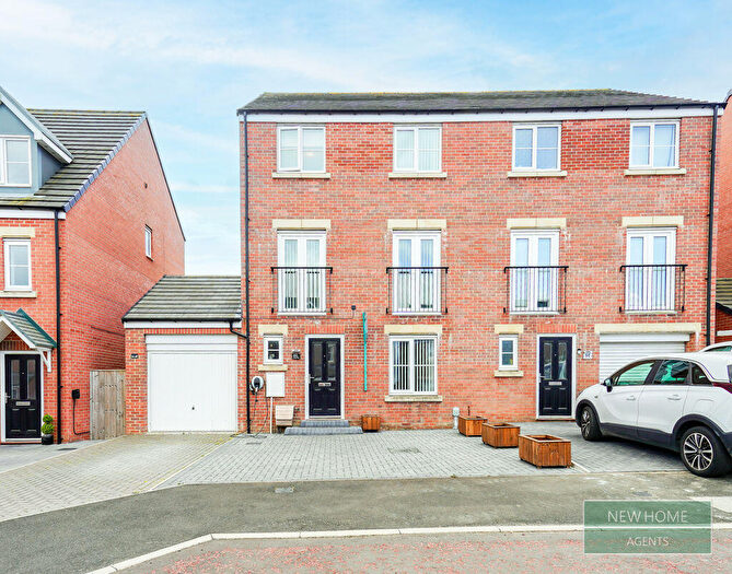 4 Bedroom Semi Detached House For Sale In Parsley Close, Easington, Peterlee, SR8