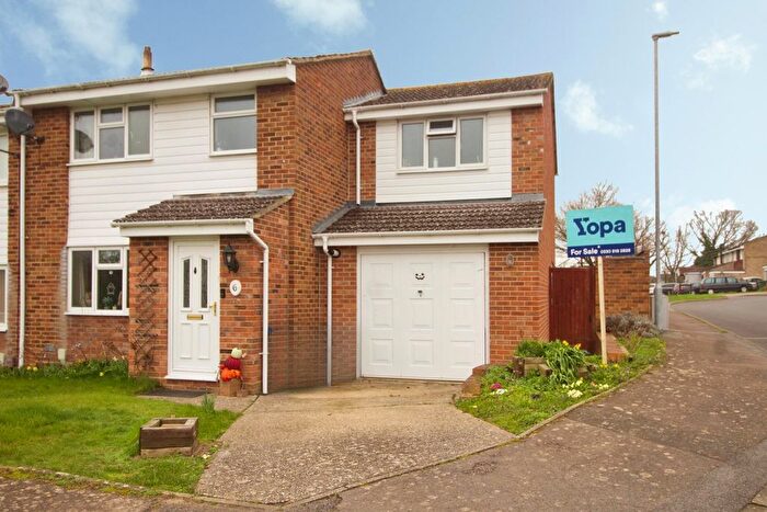 4 Bedroom End Of Terrace House For Sale In Achilles Way, Braintree, CM7